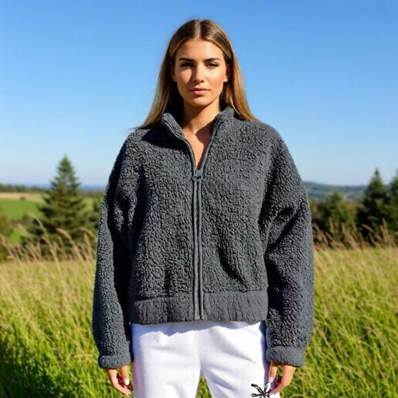 Hollister Jackets & Blazers - Hollister Y2K Womens M Short Fleece Gray Puffy Teddy Jacket FullZip 2Pocket Cozy